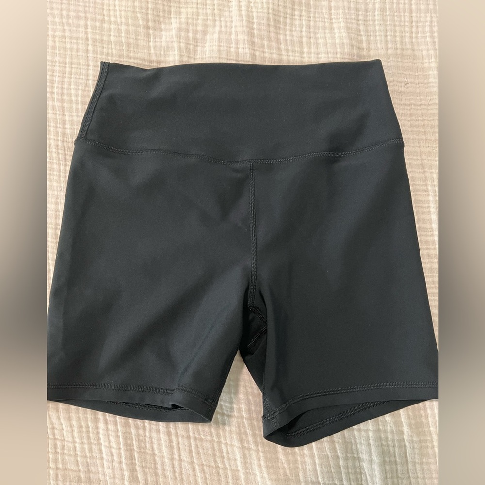 YPB Black SculptLUX biker shorts size M